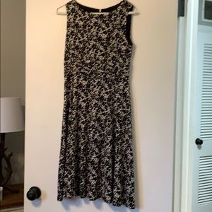 Black and Whit sleeveless dress
